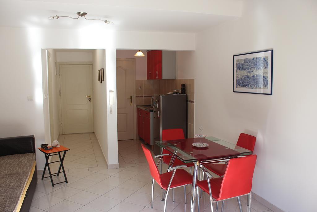 Studio City Center Apartment